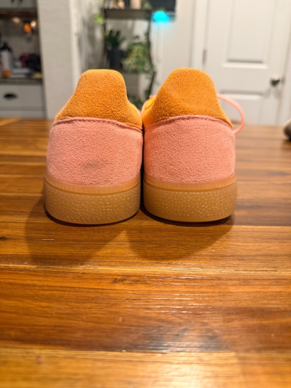 adidas Handball Spezial
Glow Pink Flash Orange (Women's) - Picture 5 of 9